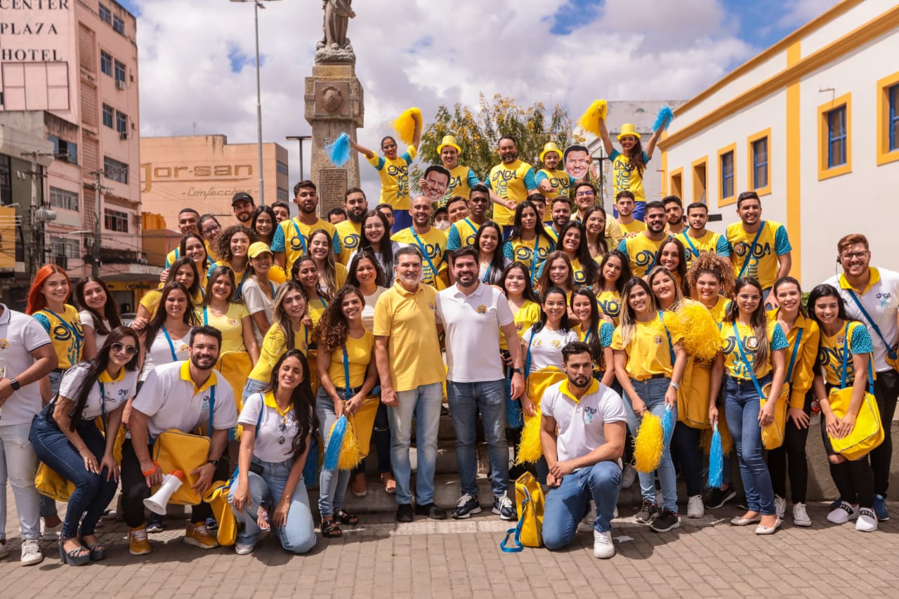 Tony Gel e Tonynho dão start na campanha nas ruas de Caruaru