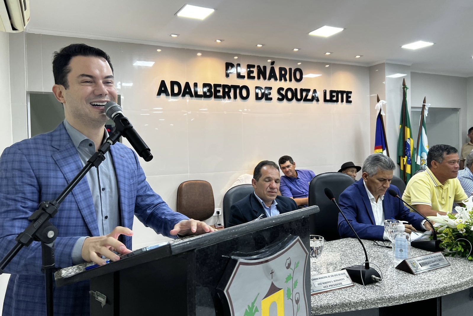 Clodoaldo Magalhães se torna cidadão da terra da poesia