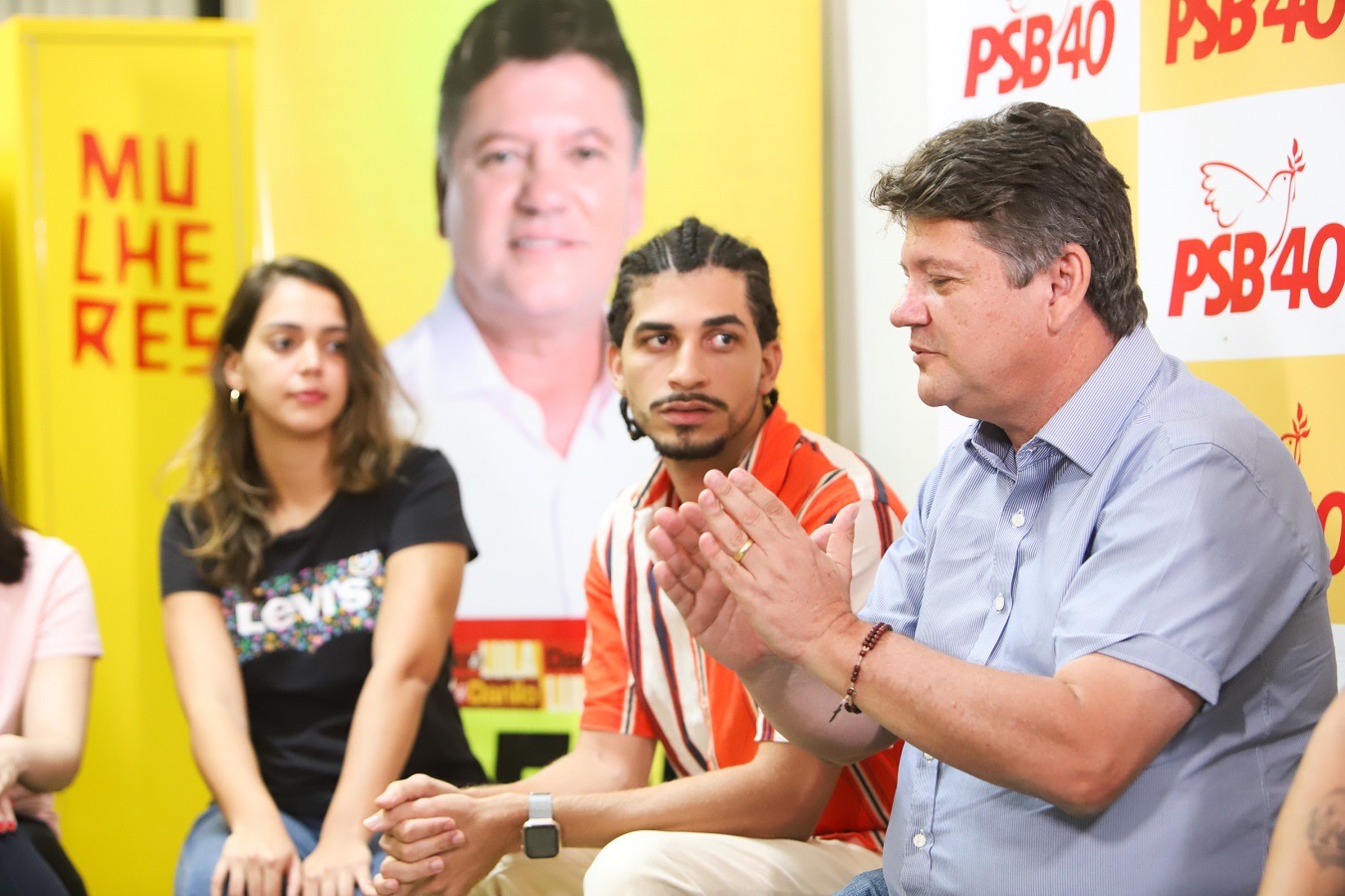 Sileno ouve demandas de representantes da juventude