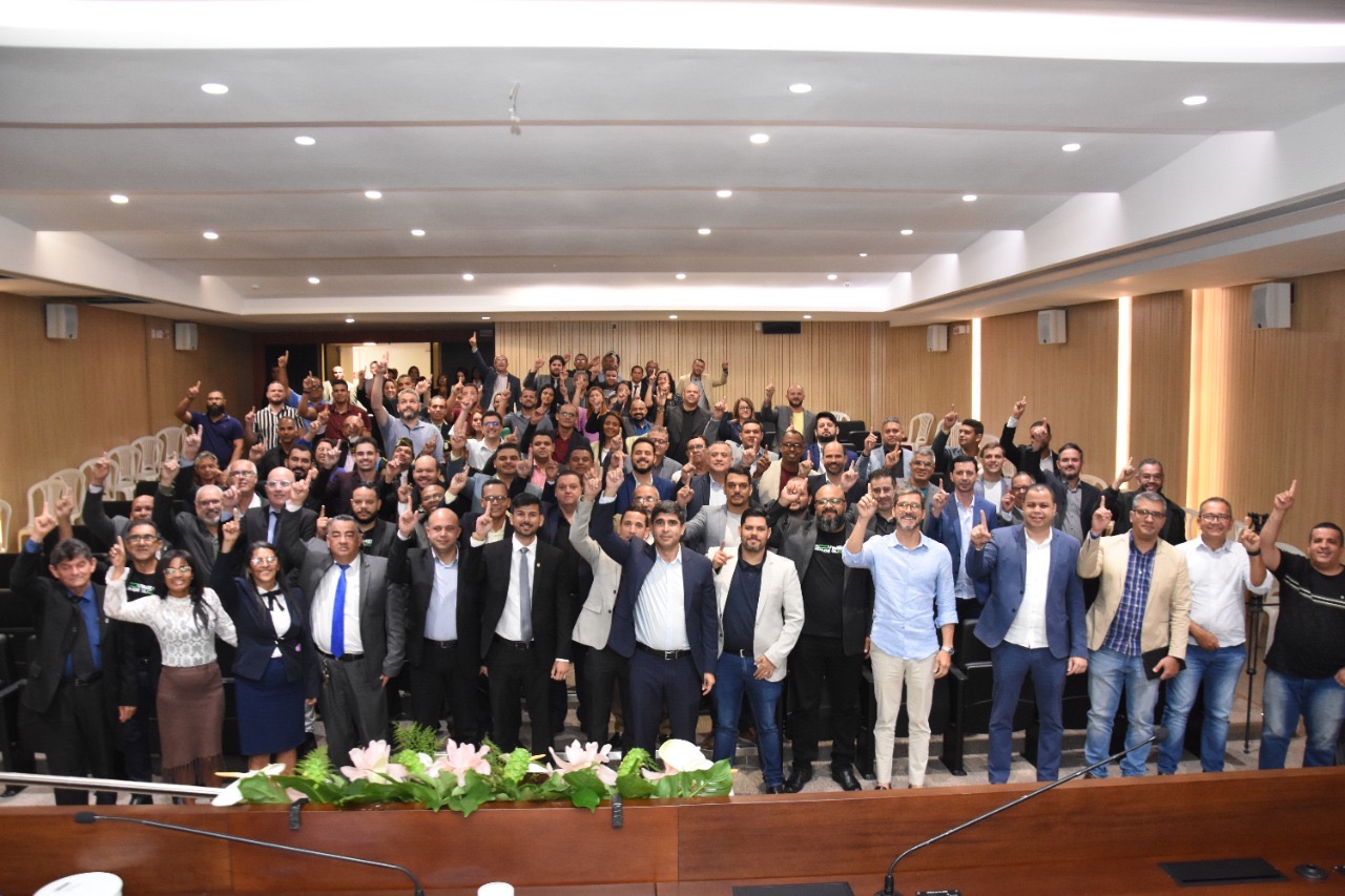 Lessa promove encontro em defesa da vida e da família na Alepe