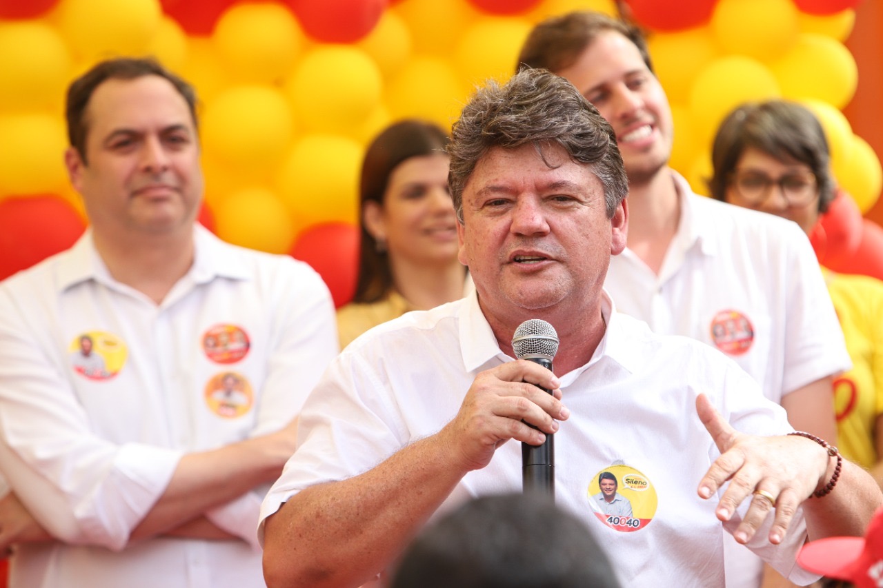 Sileno inaugura comitê e defende legado da Frente Popular