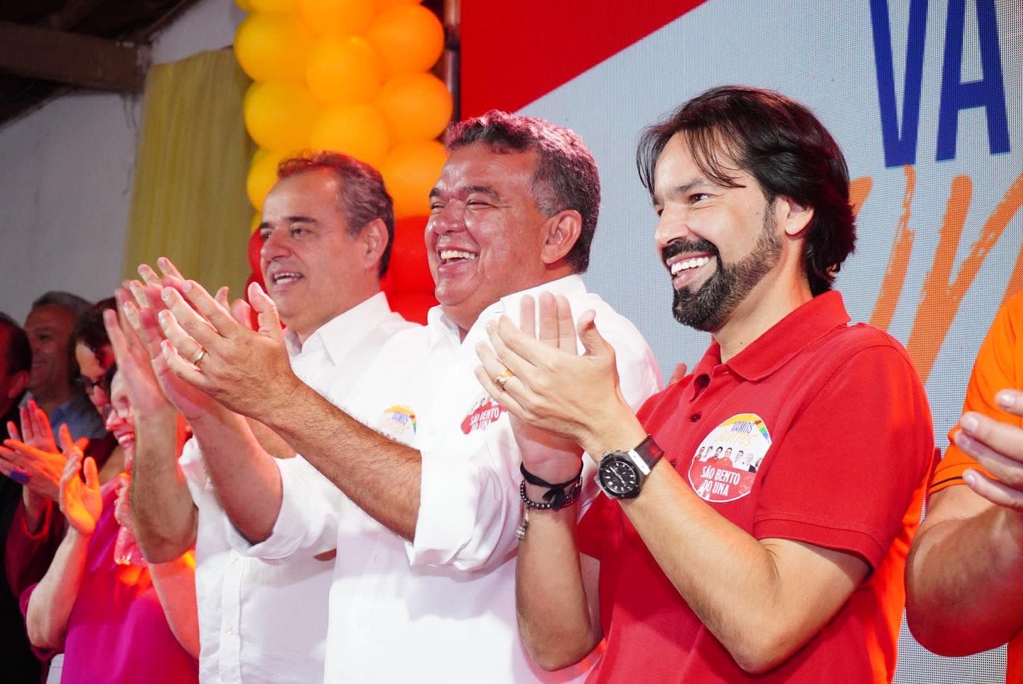 Danilo e Diogo Moraes são aclamados em ato em São Bento do Una