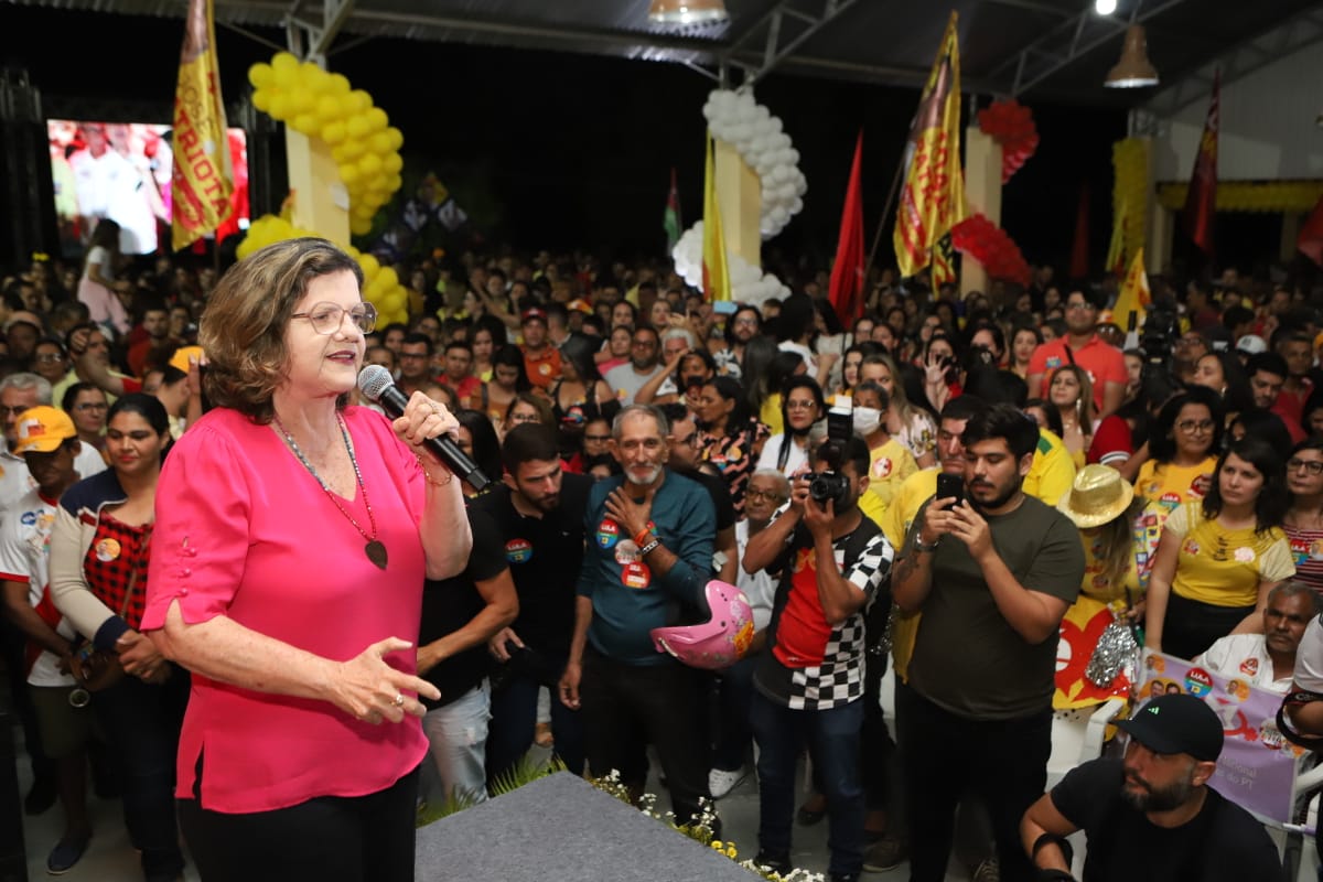 No Sertão, Teresa Leitão comemora nova fase da campanha