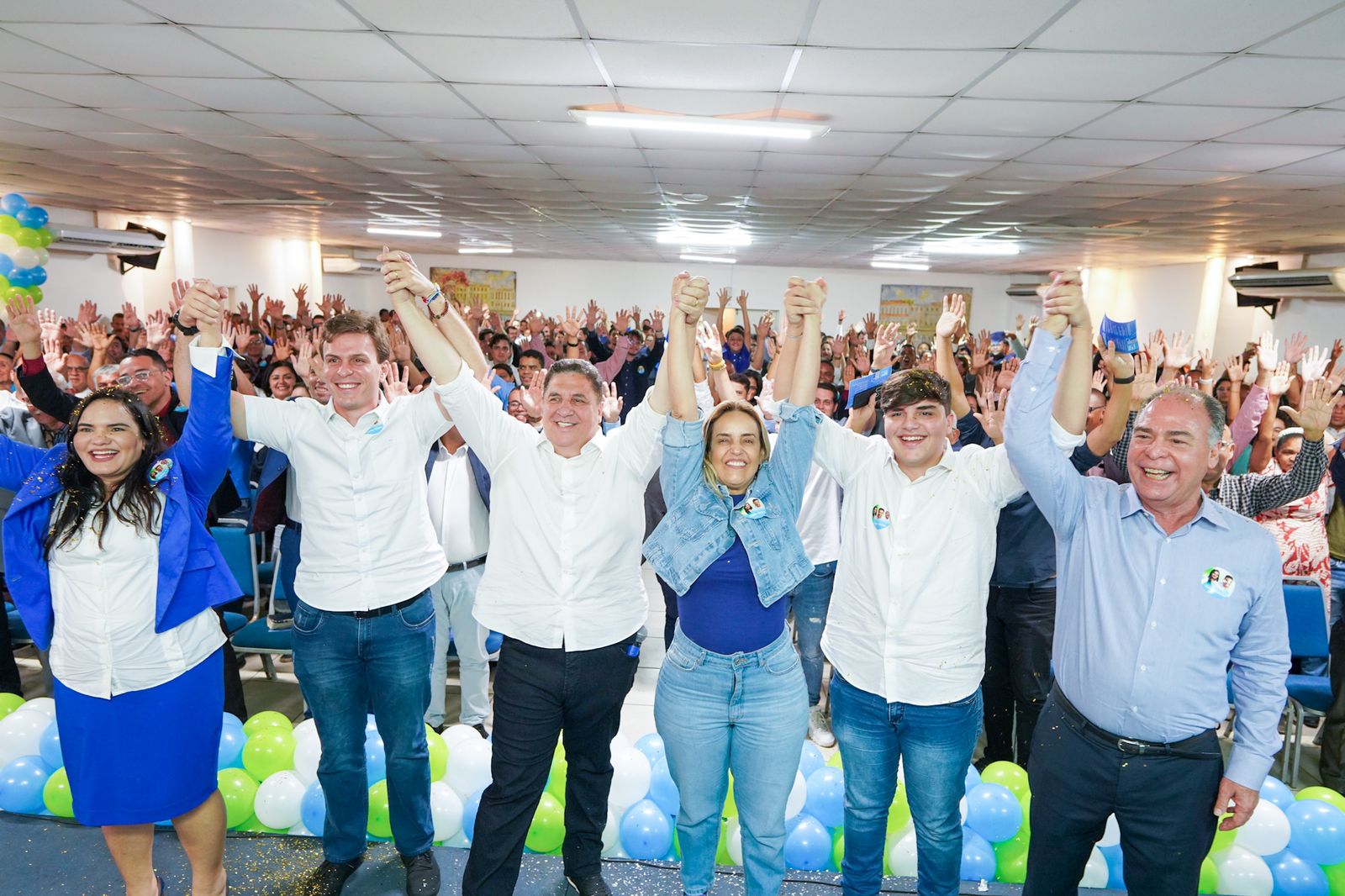 Casal Collins oficializa apoio a Miguel Coelho