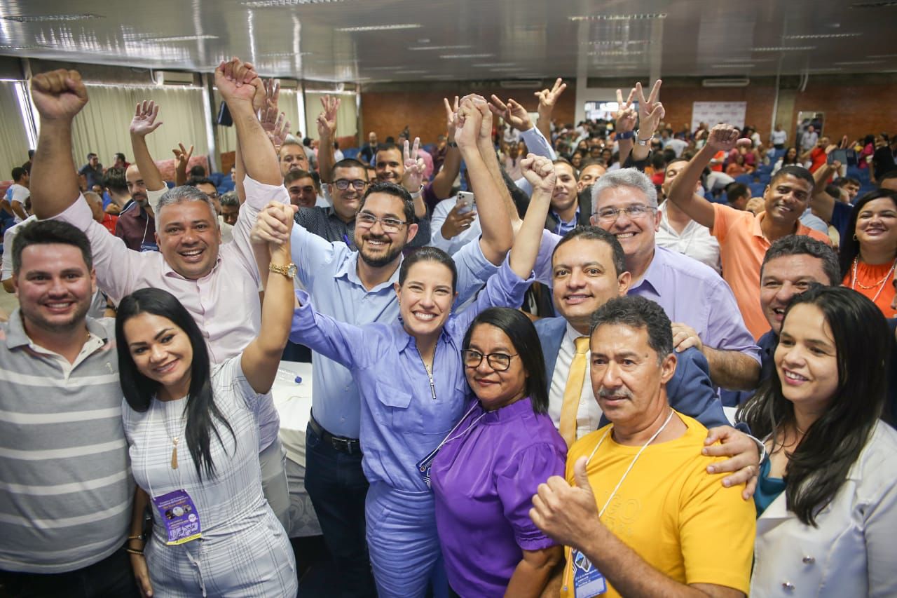 Raquel Lyra é aplaudida de pé em Congresso da UVP