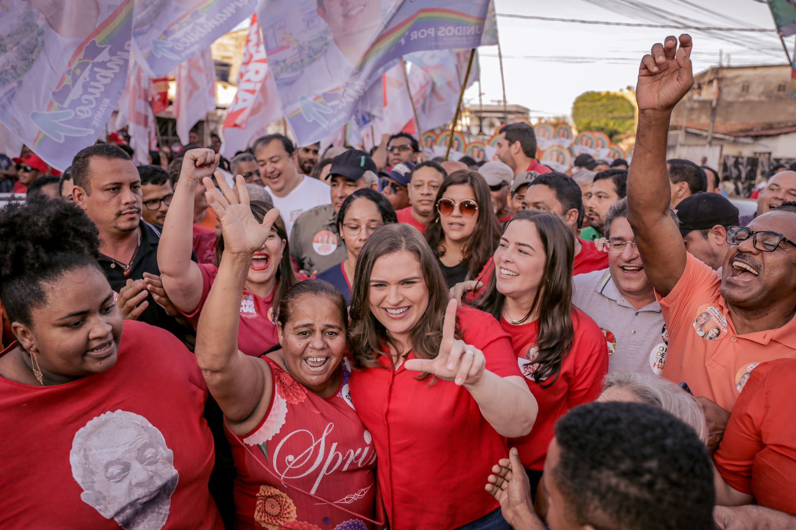 Caminhada em Roda de Fogo marca início da campanha de Marília 