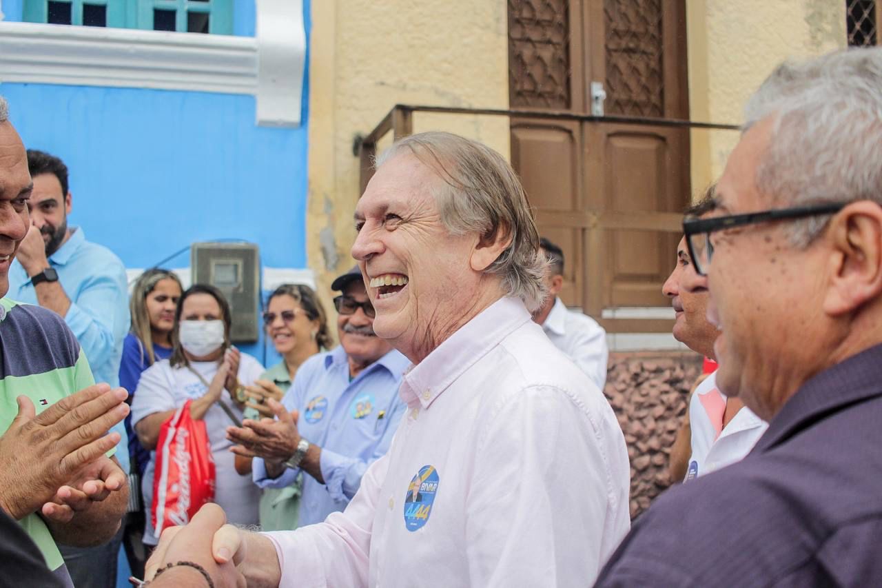 Bivar participa de ato e inauguração de comitê em Gravatá