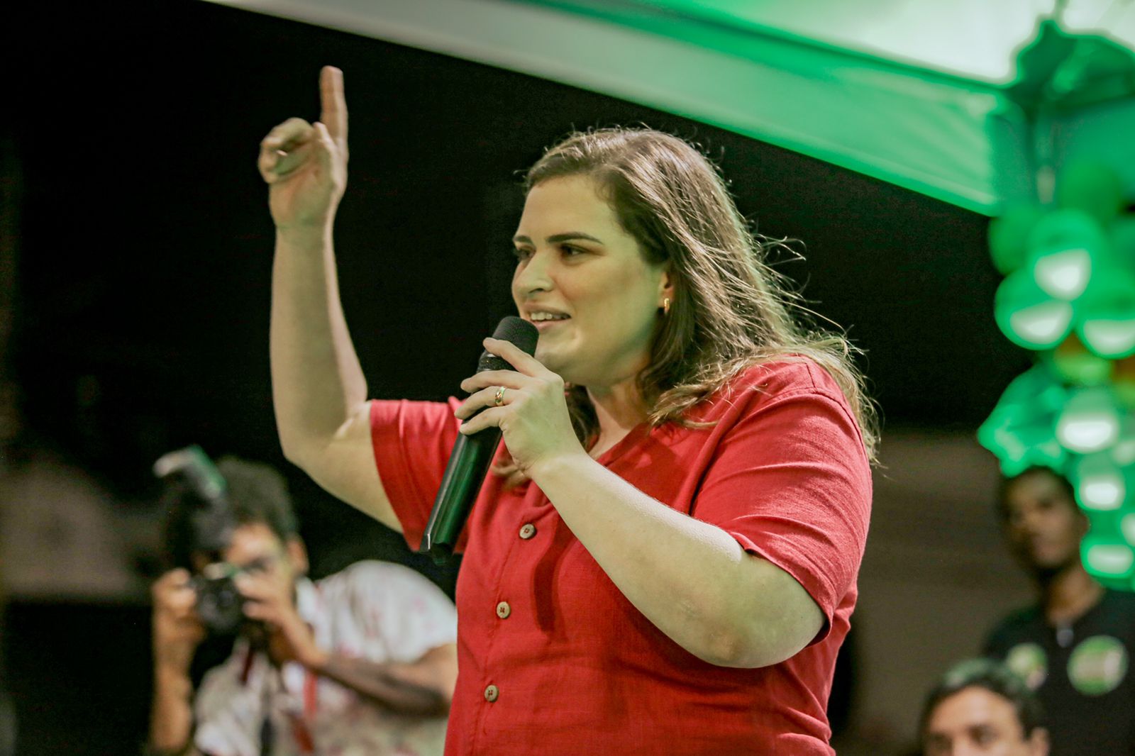 Marília começa campanha de rua em Roda de Fogo