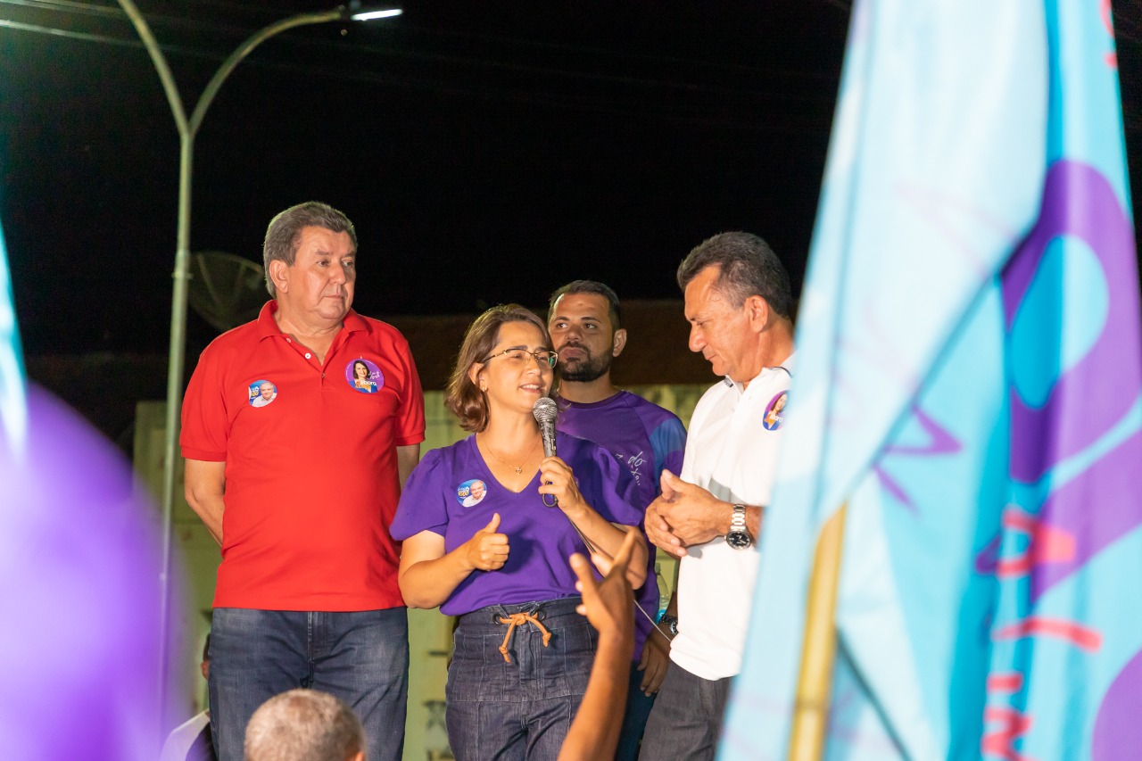 Débora Almeida é abraçada por cidade do Sertão