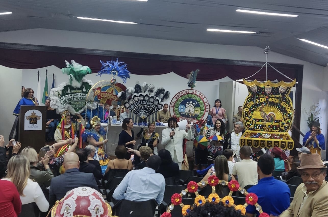 Arcoverdense toma posse na Academia de Artes, Ciências e Letras do Brasil