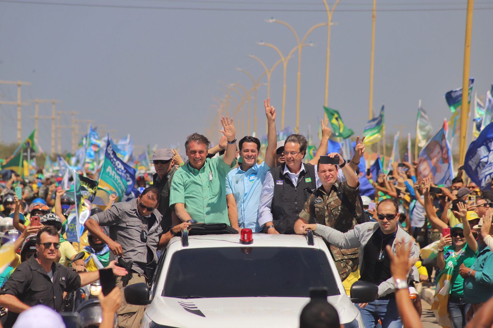 Anderson, Gilson e Bolsonaro fazem campanha em Petrolina 