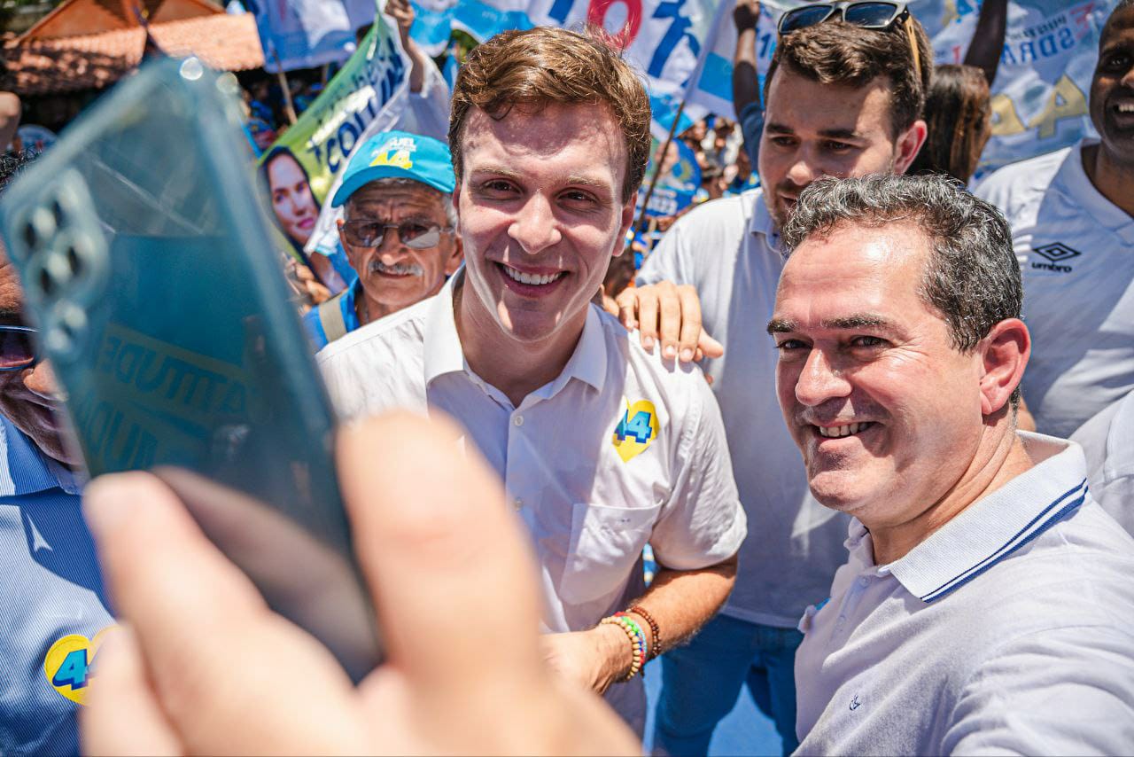 Dilson acompanha Miguel em grande ato político no Recife