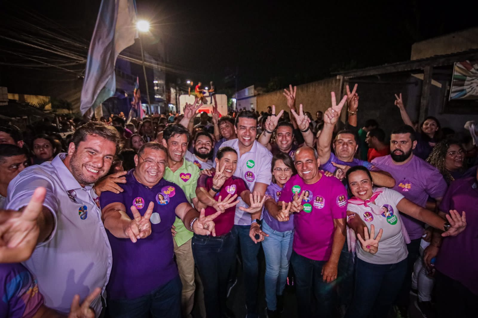 Raquel reúne multidão durante caminhada em Caruaru