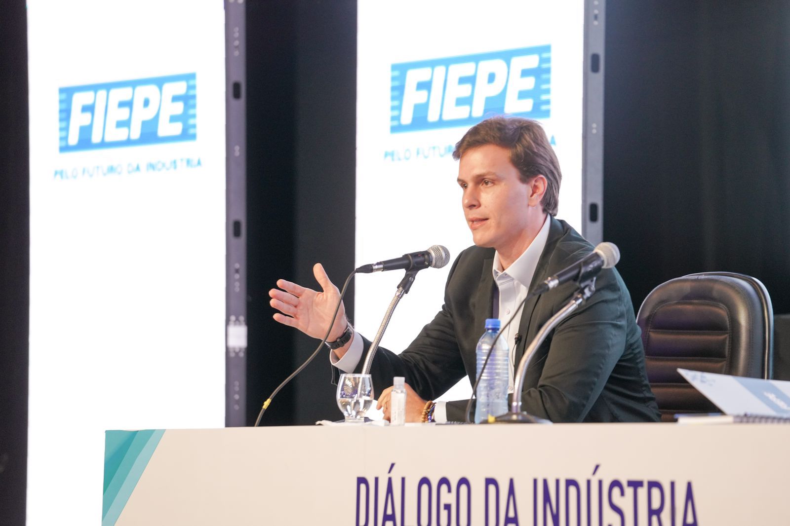 Miguel apresenta propostas para fortalecer a indústria