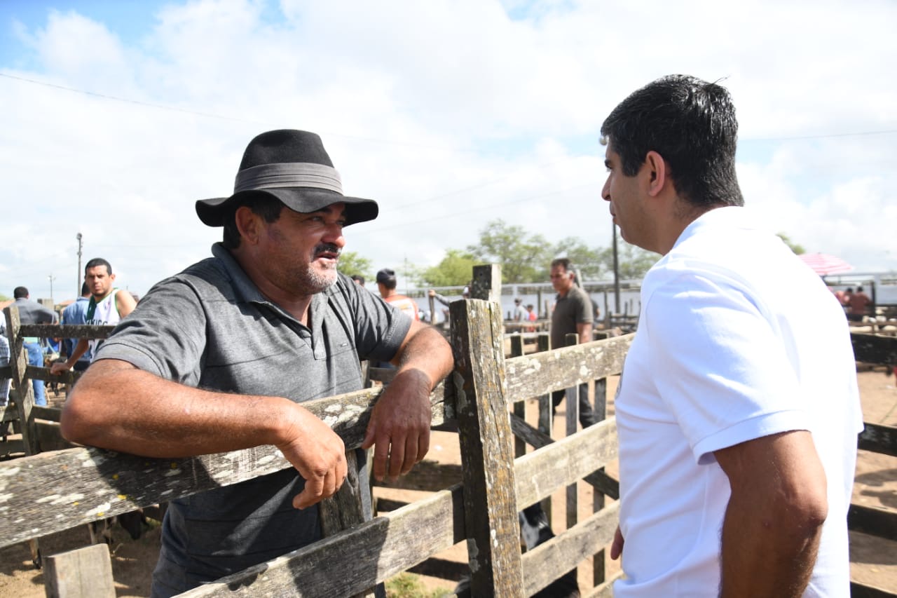 Lessa leva segurança para feiras do gado e ovelhas em Caruaru 