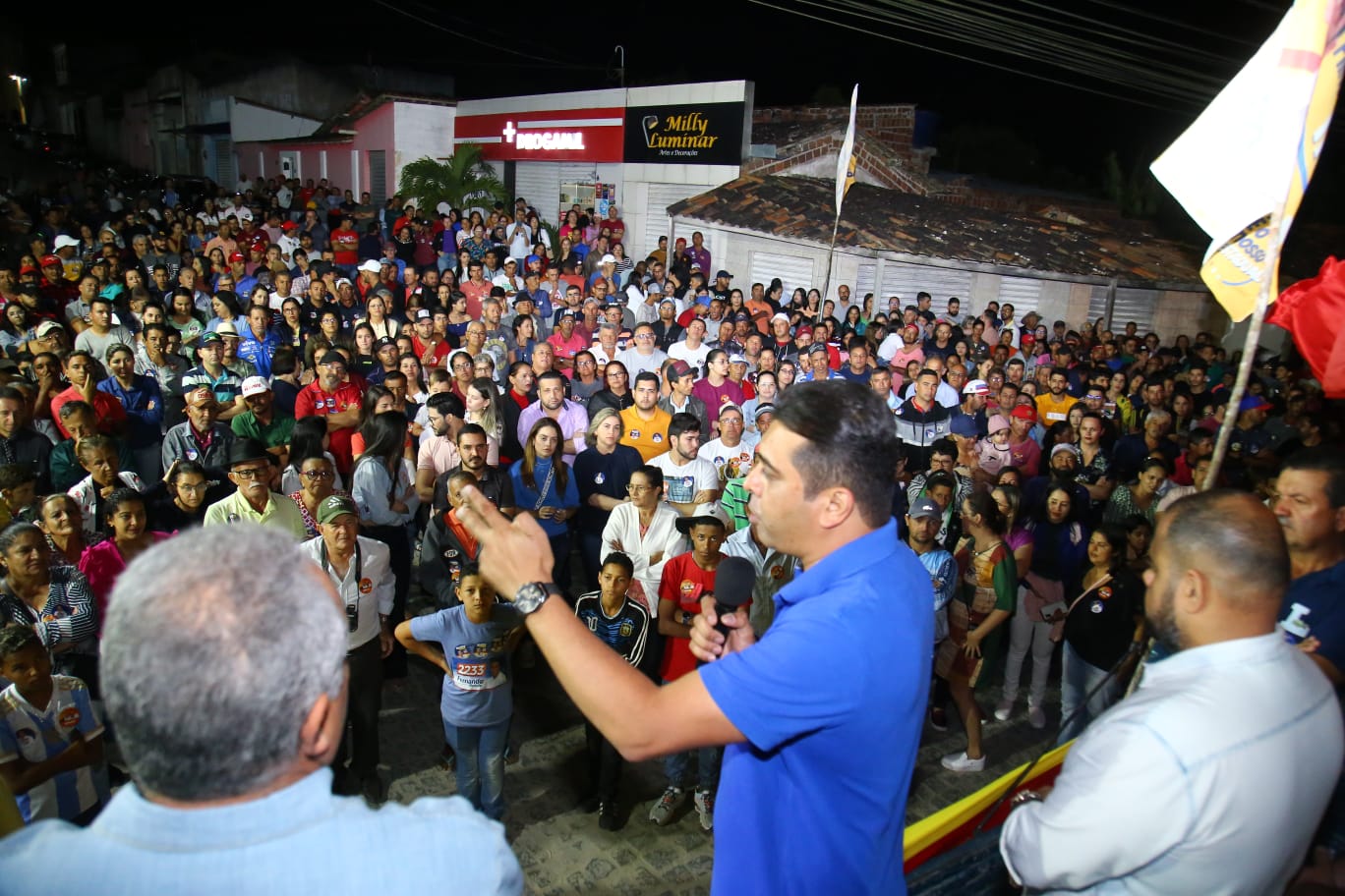 Fernando Rodolfo faz grande comício em Paranatama