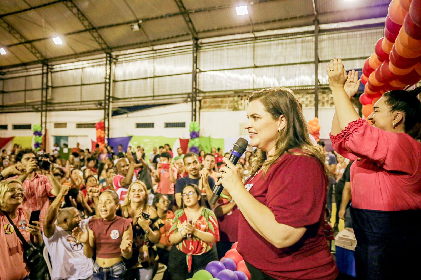 Marília Arraes e André de Paula participam de eventos no Ibura