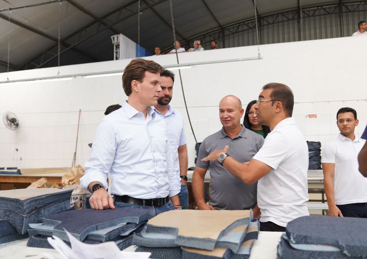 Miguel cumpre agenda ao lado de Edilson em Toritama