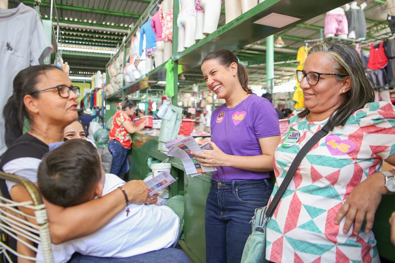 Raquel inicia compromissos da semana por Santa Cruz 