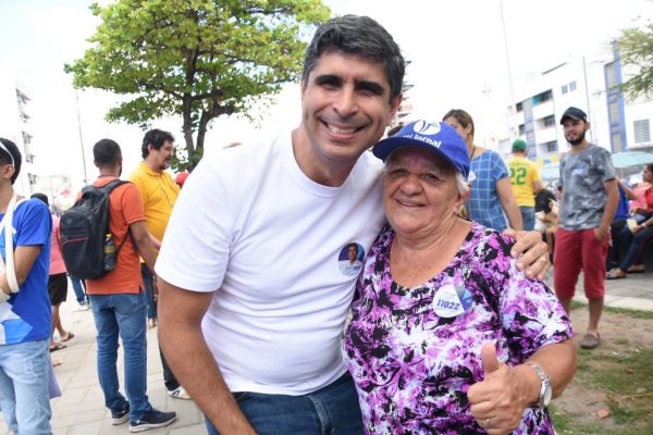 Lessa prestigia desfile de 7 de Setembro em Caruaru