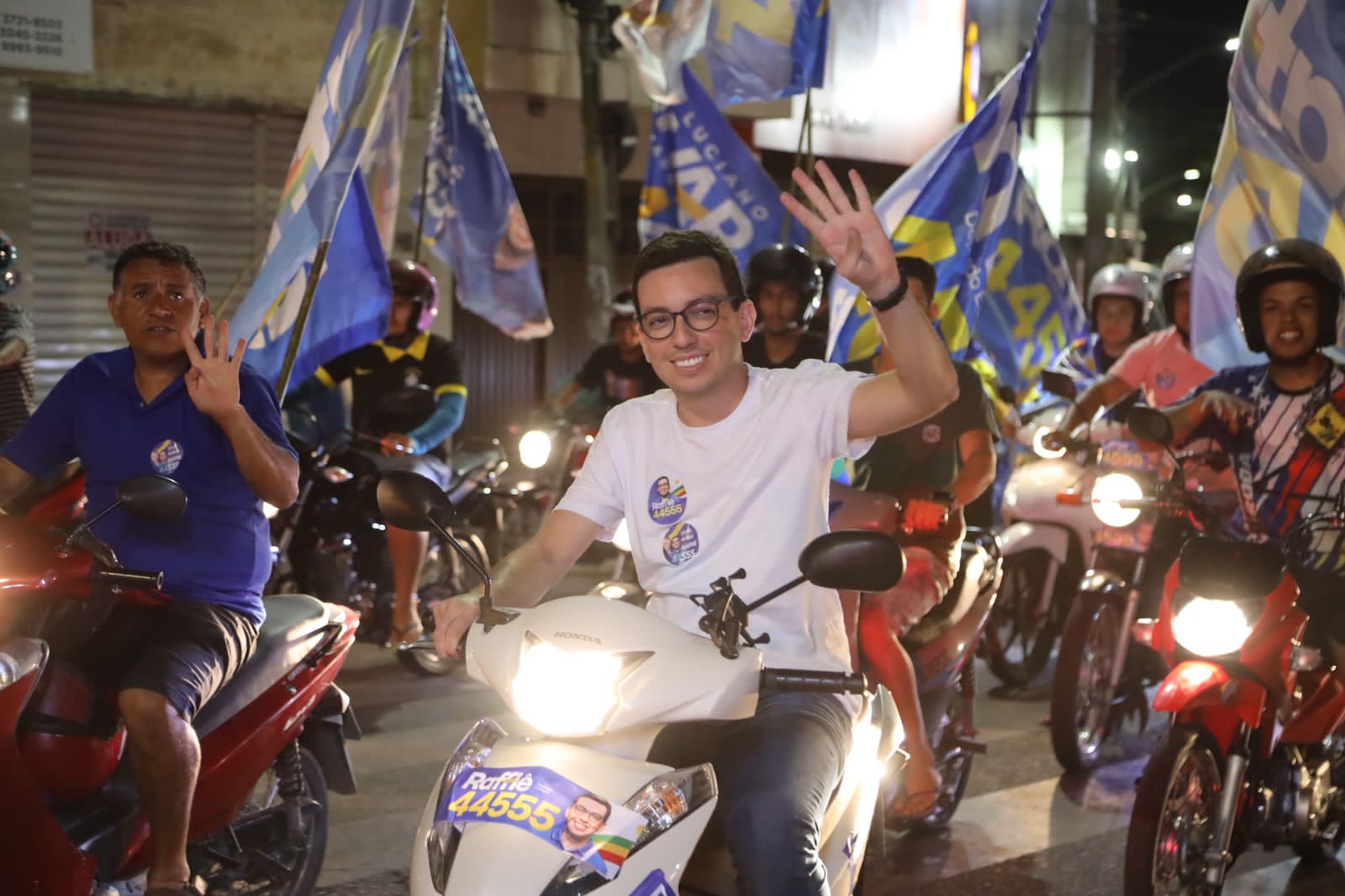 Raffiê encerra campanha com Motociata em Caruaru