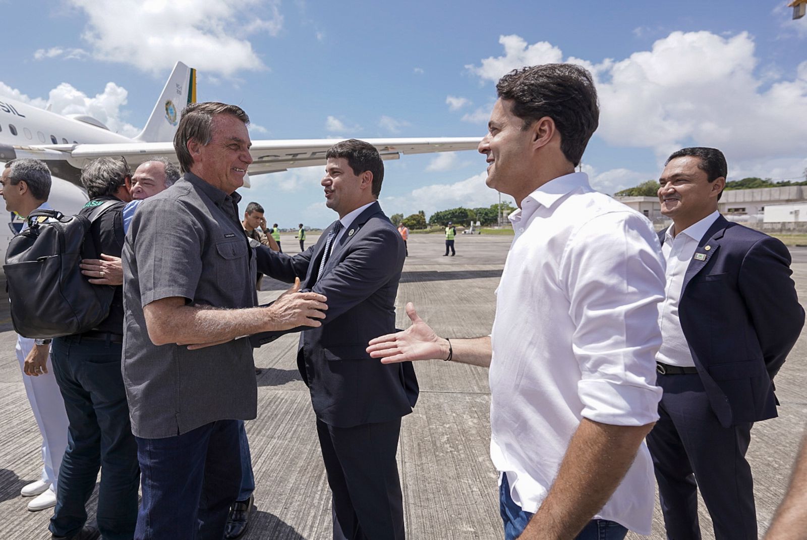Bolsonaro é recebido por Anderson Ferreira no Recife