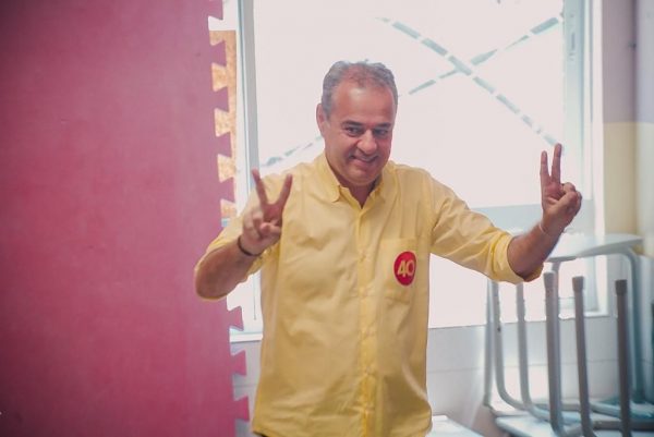 Danilo faz escuta de aliados para definir posição do segundo turno