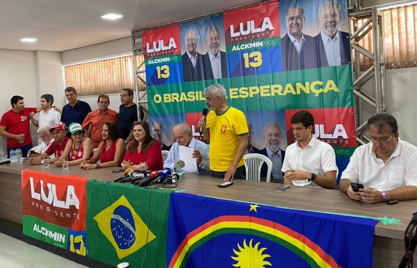 João Campos divide mesa com Marília Arraes&nbsp;