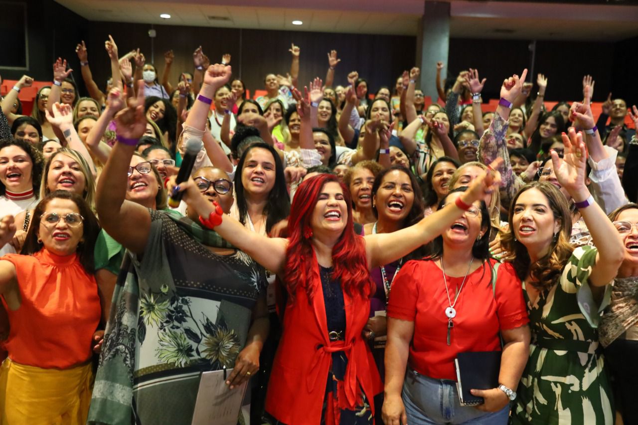 Legisladoras de todo o país se reúnem na Arena Pernambuco 