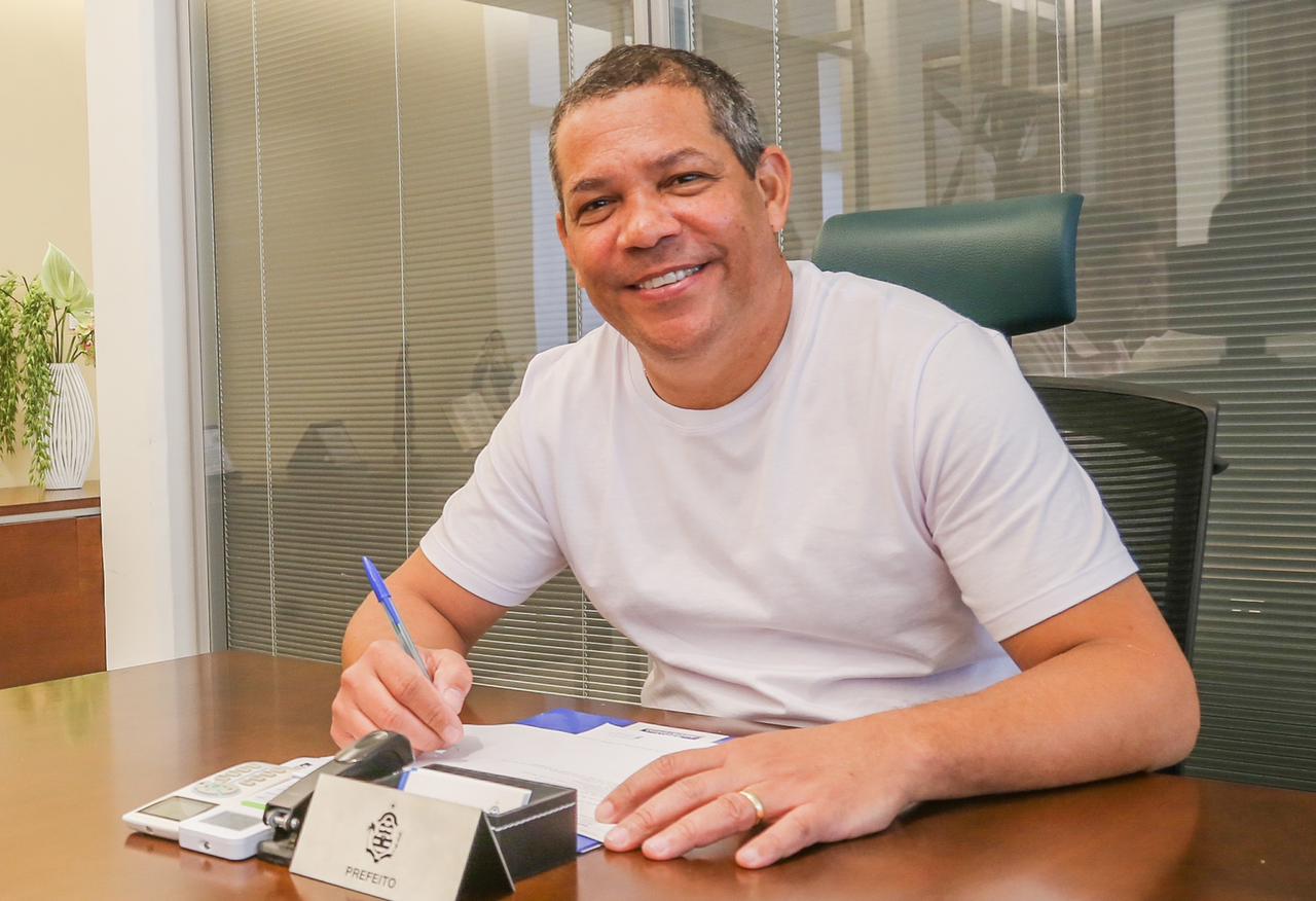 No Cabo, Keko antecipa salário de dezembro para servidores 