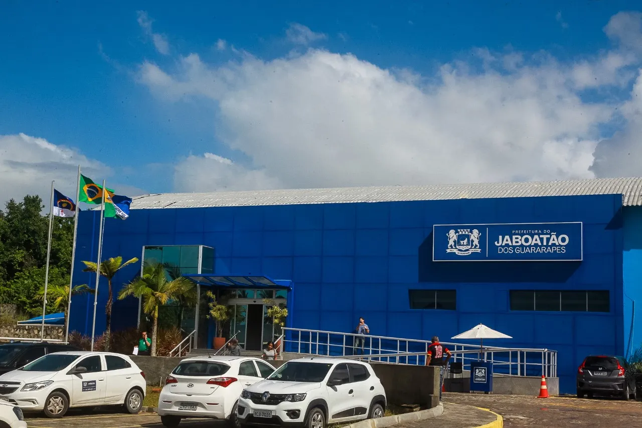 Jaboatão antecipa décimo terceiro e salário de dezembro