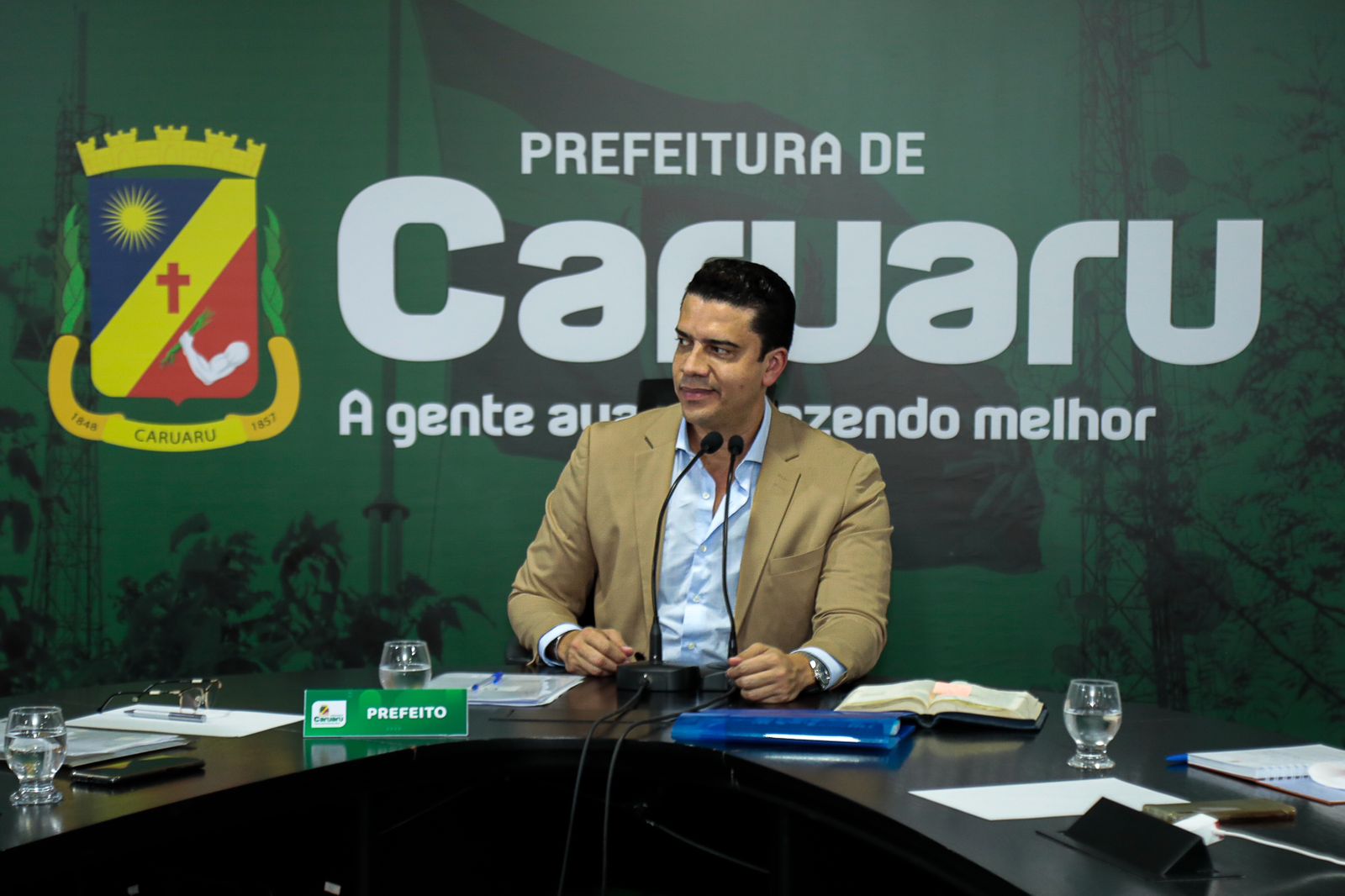 Rodrigo anuncia primeiro edital de concursos para Prefeitura de Caruaru