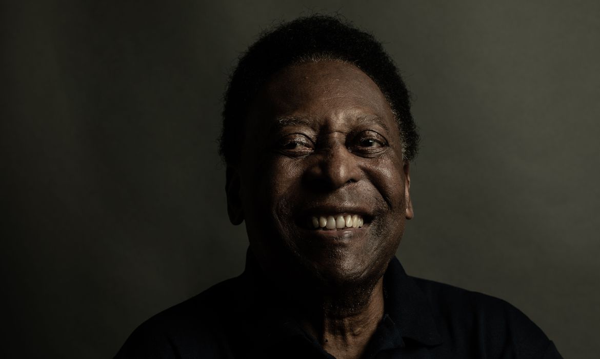 João Campos decreta luto de três dias após morte de Pelé