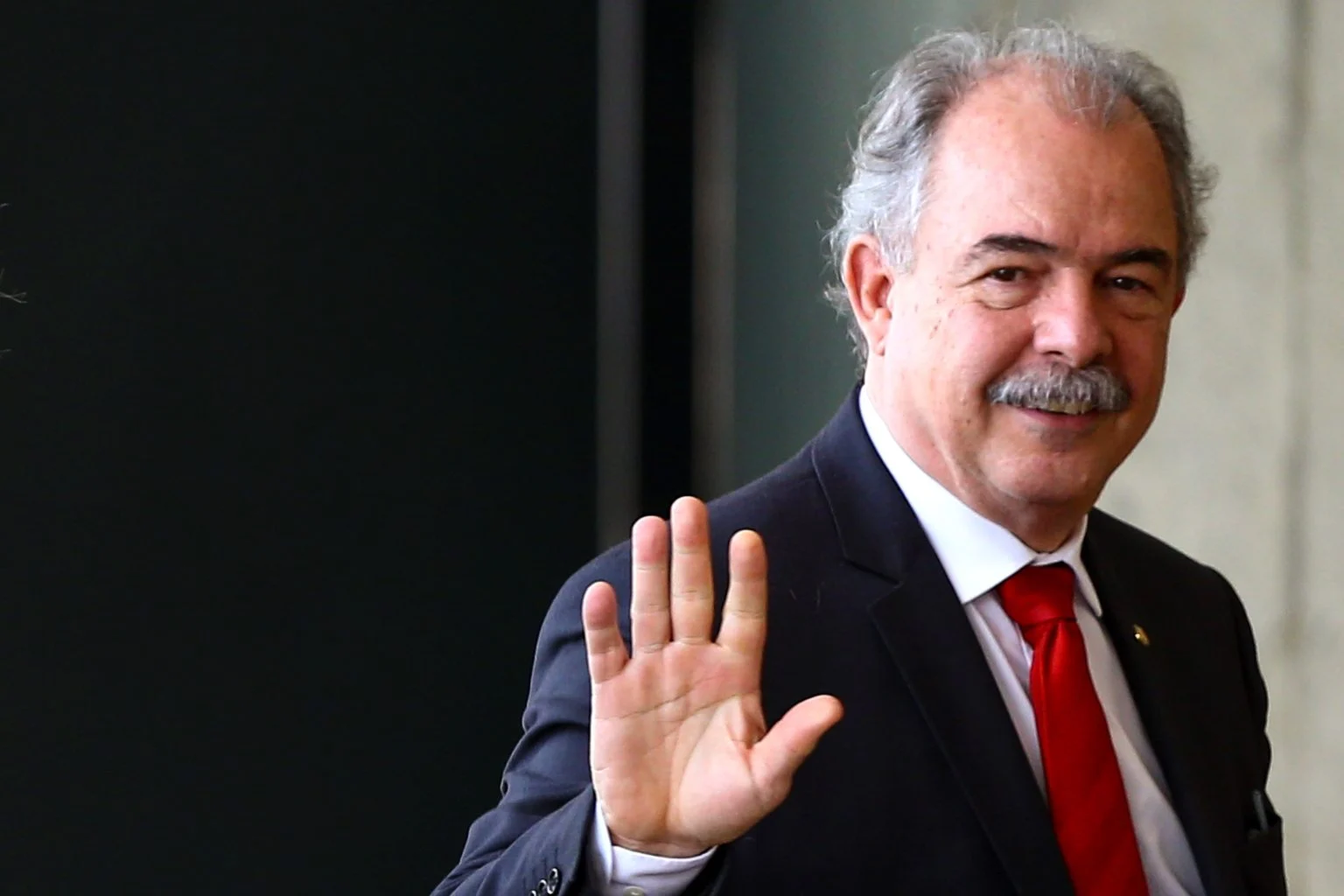 Lula anuncia Mercadante na presidência do BNDES