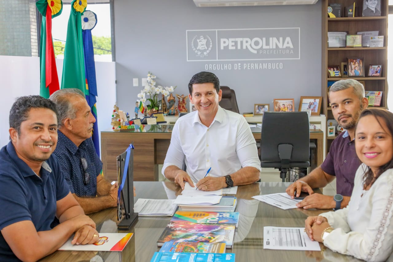 Simão assina convênio para fortalecer a inclusão das pessoas com deficiência através do esporte