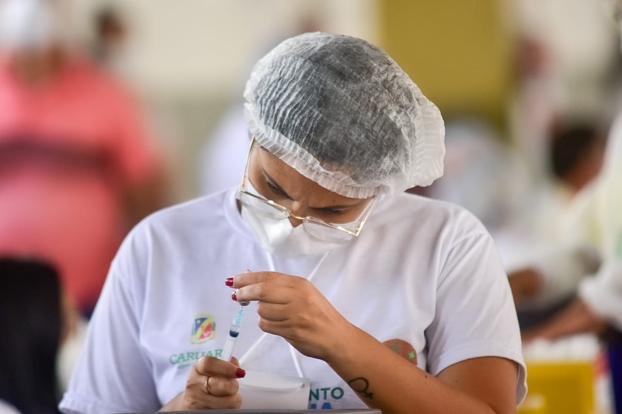 Caruaru recebe novas doses de CoronaVac 