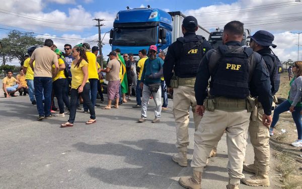 MPF determina que PRF e PF desmobilizem atos antidemocráticos em PE