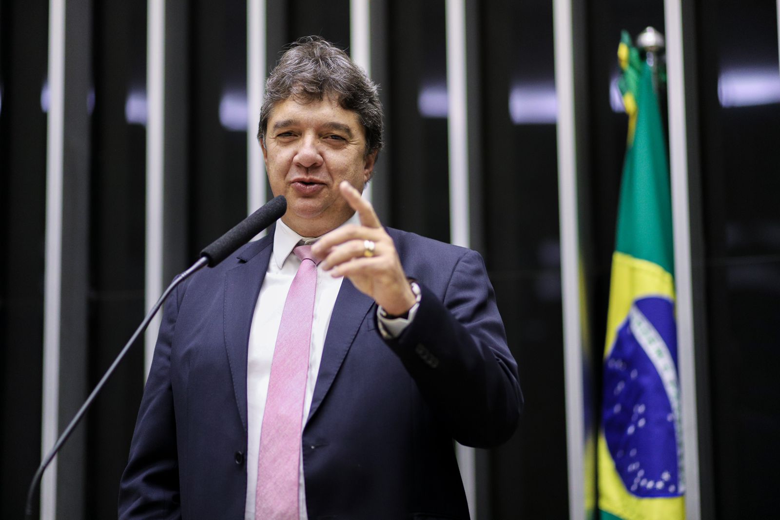 Guilherme Uchoa Jr parabeniza nova presidência da Amupe
