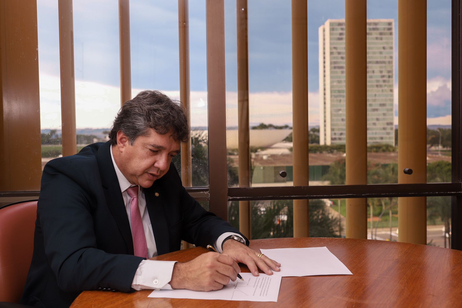 Uchoa Jr apresenta seu primeiro projeto na Câmara