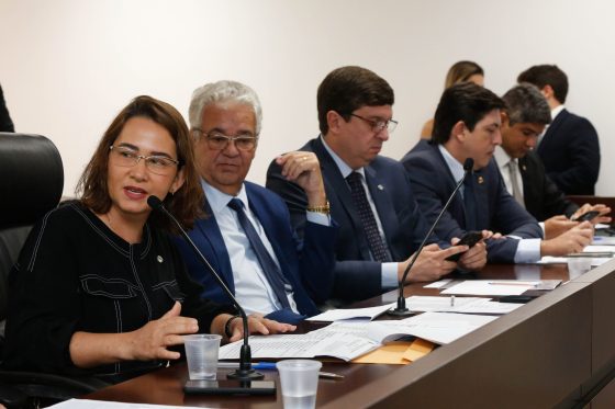 Alepe convoca secretários para explicar remanejamento de R$ 5,7 bilhões no orçamento do Estado