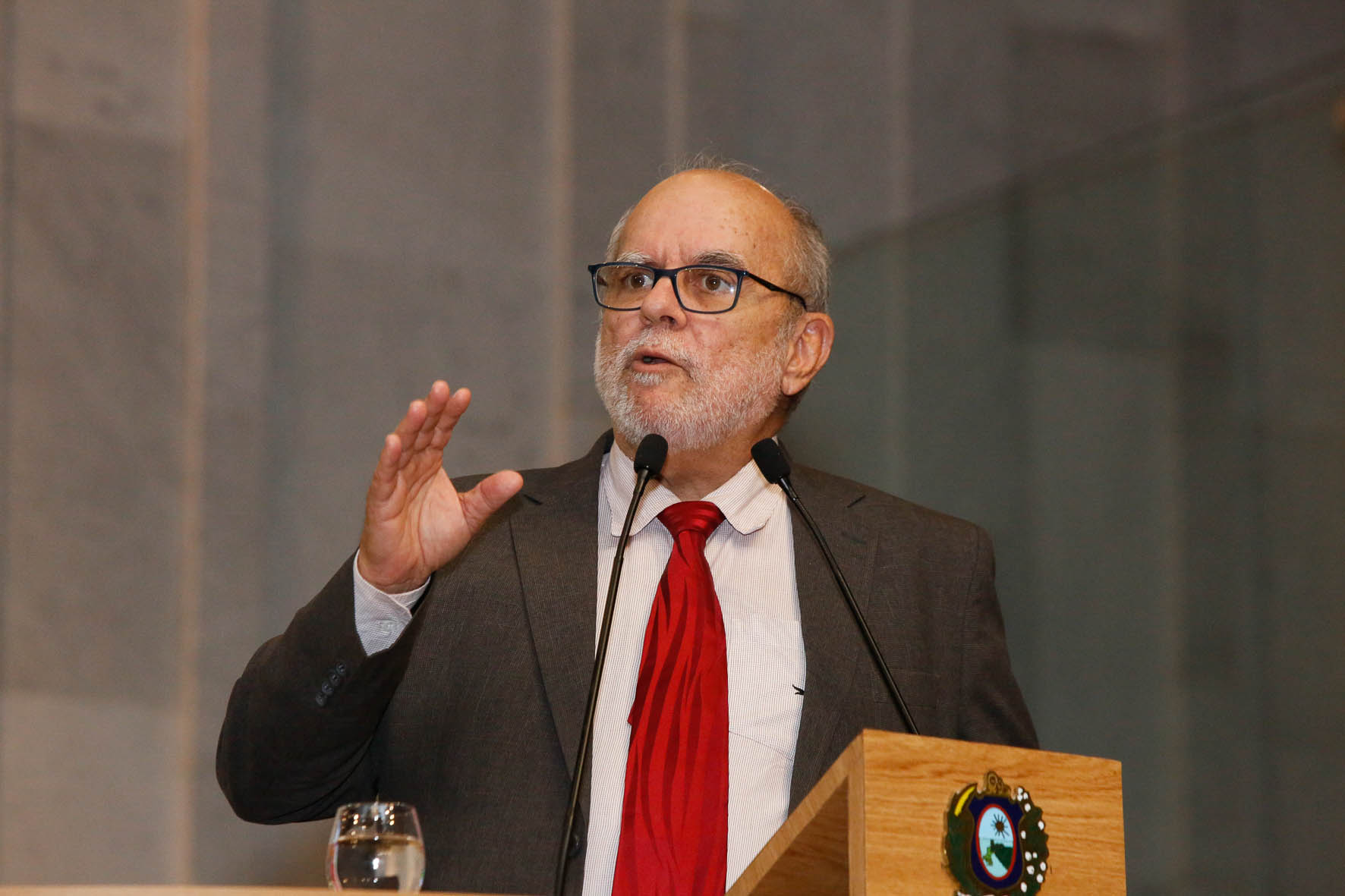 Deputado cobra participação dos noronhenses nas decisões sobre o arquipélago