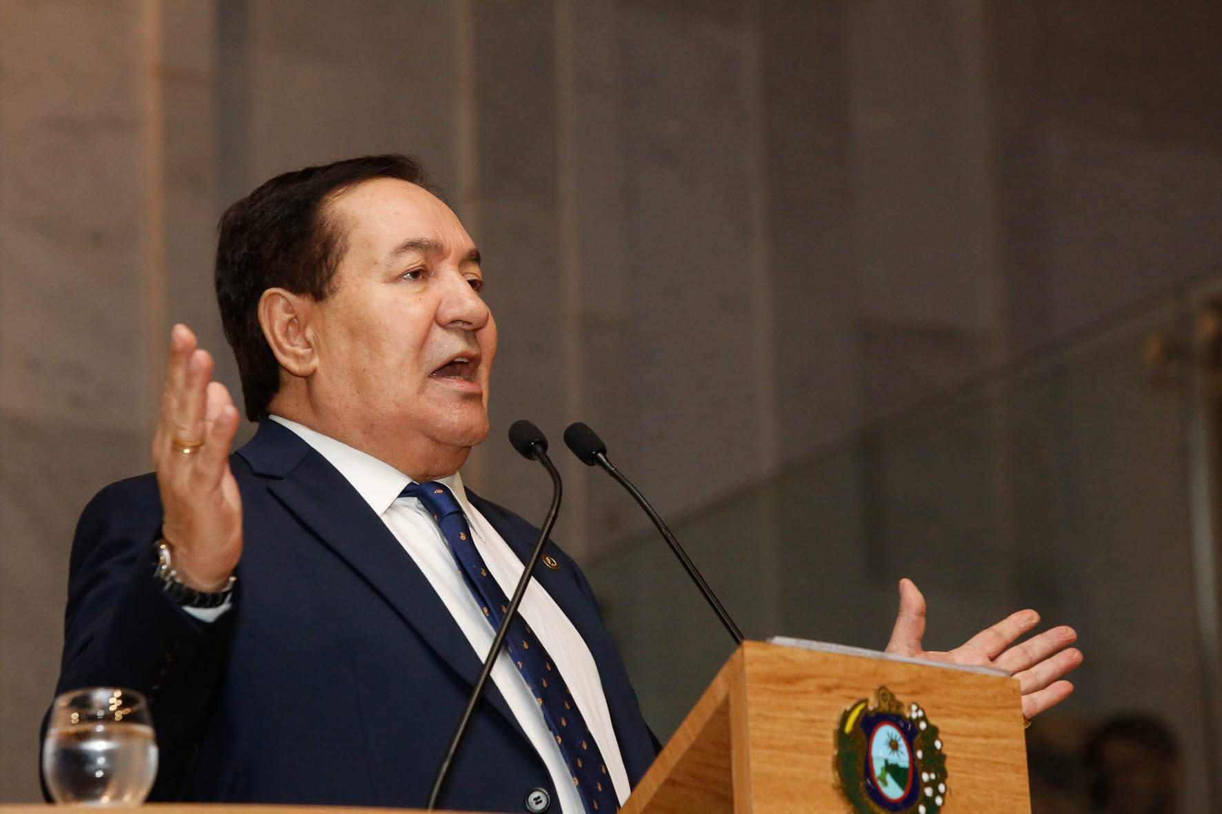 Izaías critica gestão de Sivaldo e o acusa de nepotismo 