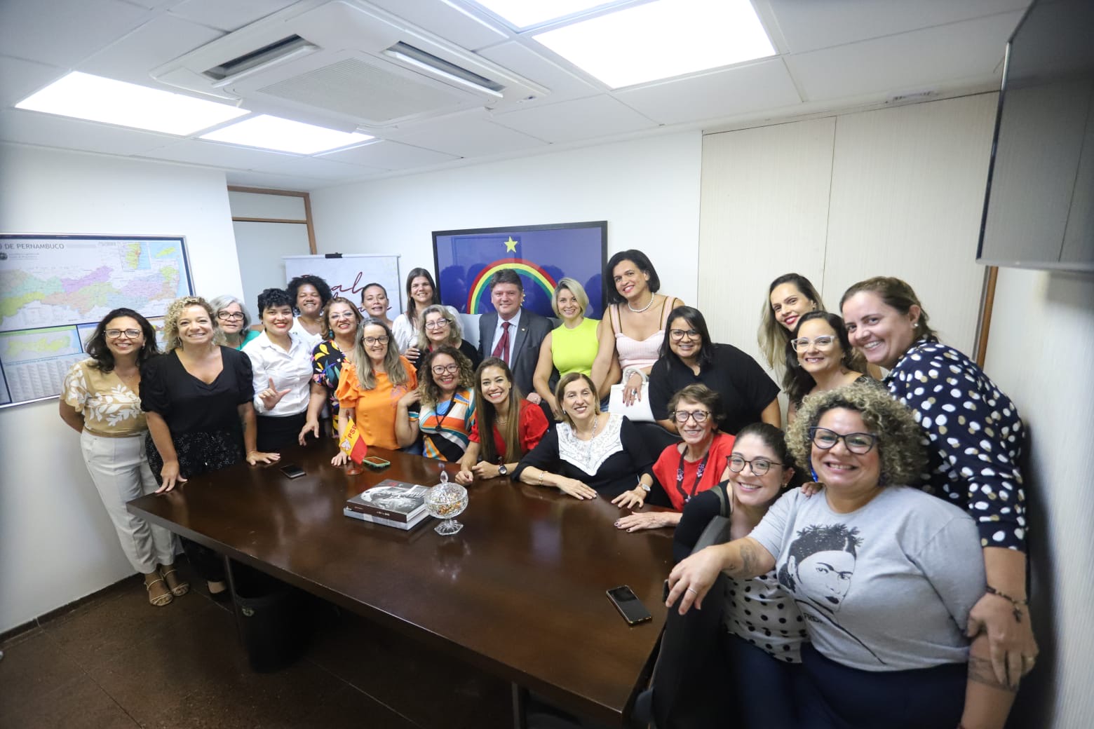 Sileno Guedes homenageia mulheres que militam no PSB