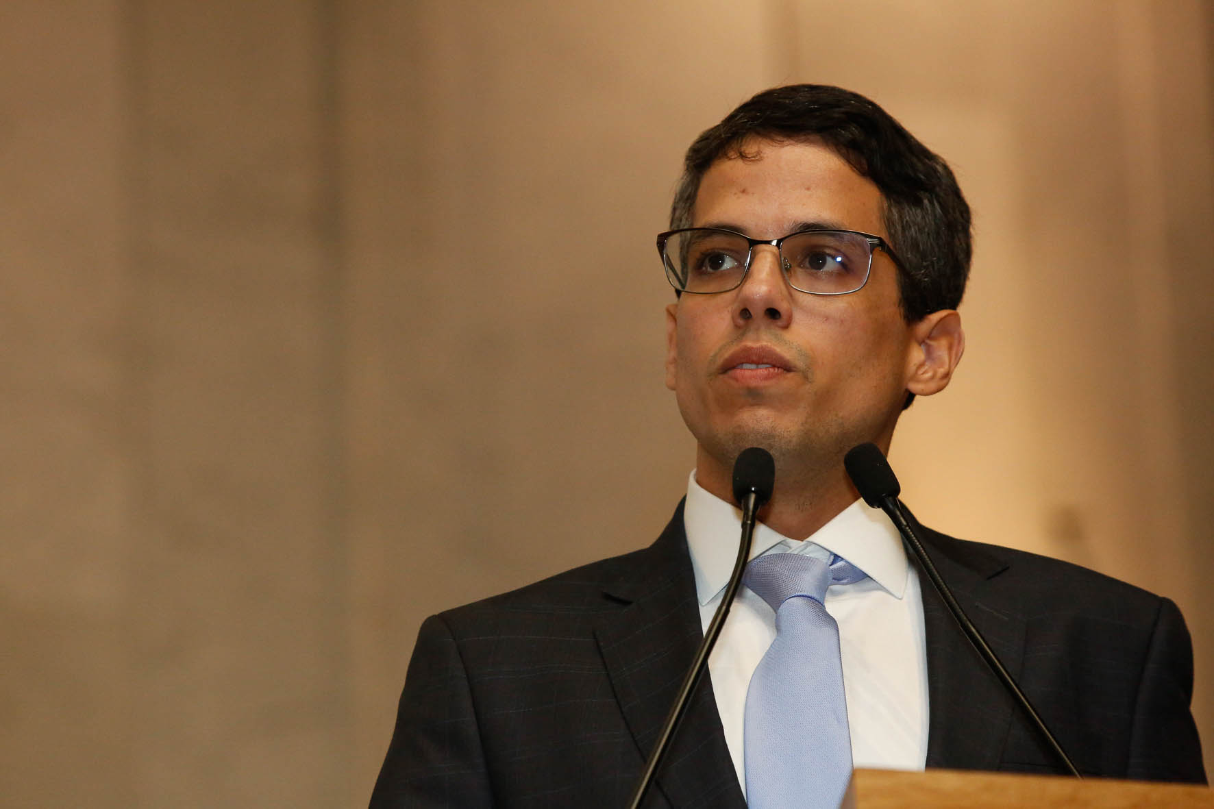 Jarbas Filho pede melhorias na educação e interiorização do Compaz durante primeiro discurso 