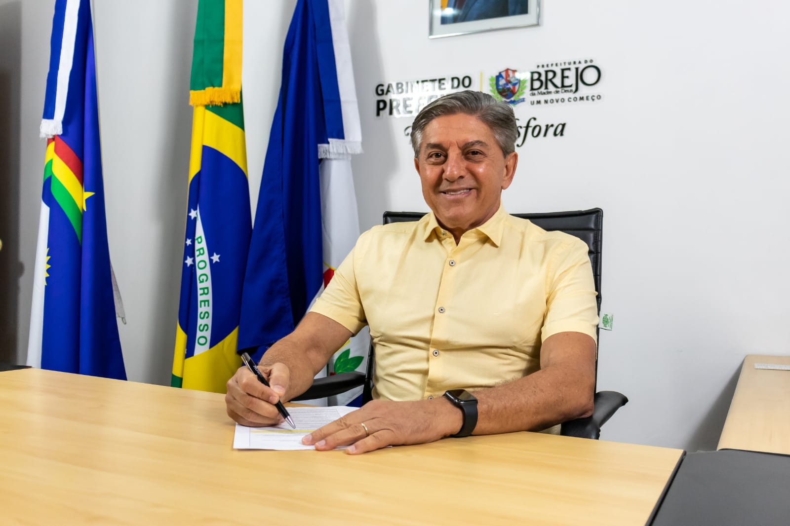 Roberto Asfora antecipa salário dos servidores municipais