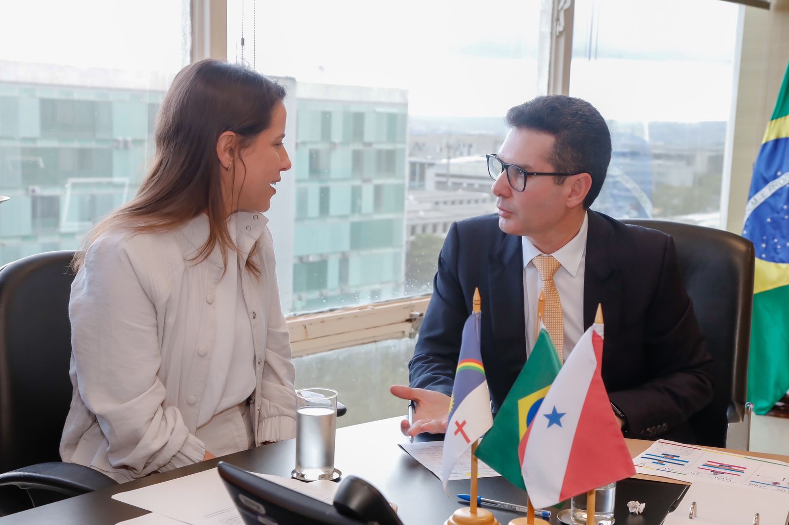 Raquel pede a ministro retomada de obras de habitação em PE