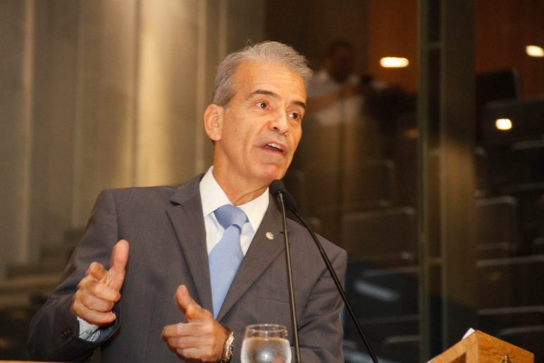 Feitosa quer proibir que atletas trans usem o gênero de identificação em competições oficiais