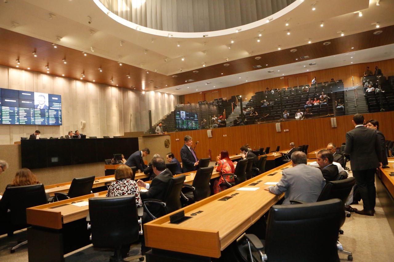 100 dias: líderes do PSB e do governo Raquel Lyra trocam farpas na Alepe