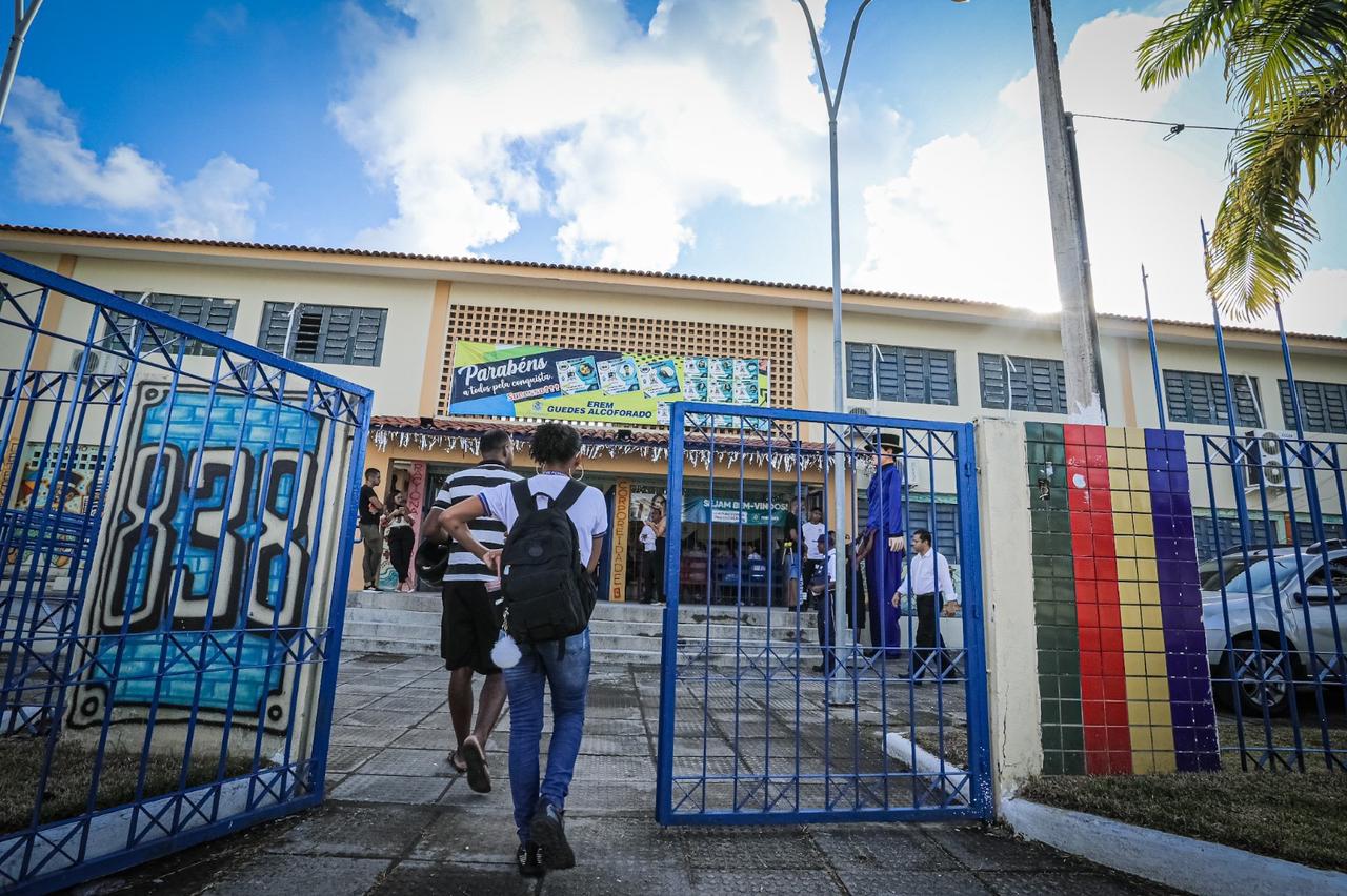 Escolas da Rede Estadual vão parar nesta terça, diz Sintepe