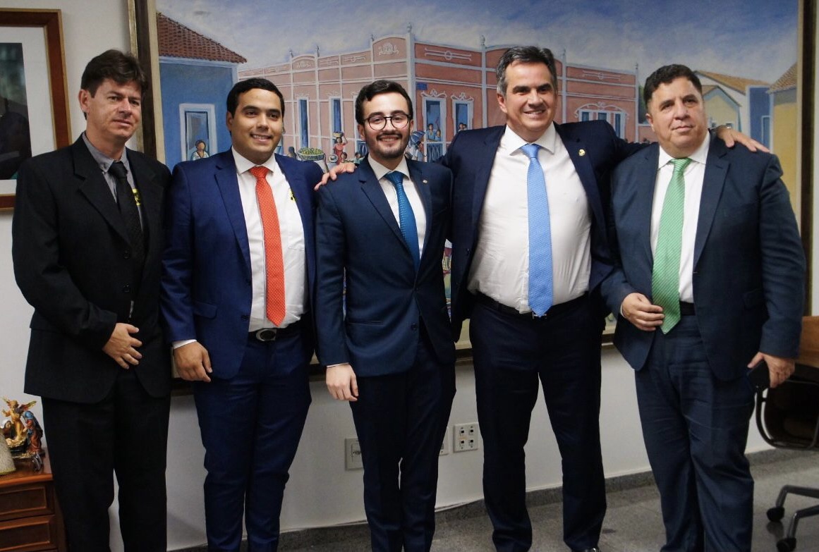 Lula da Fonte e lideranças ligadas ao PP se reúnem com Ciro Nogueira